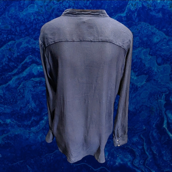 Women's H & M Button Down Shirt - Picture 2 of 3